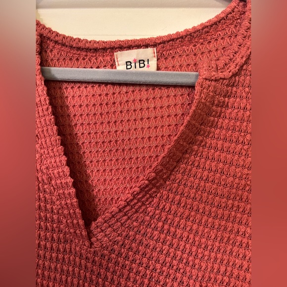 Bibi Split V-Neck Waffle Knit Pocket Shirt - Picture 3 of 3